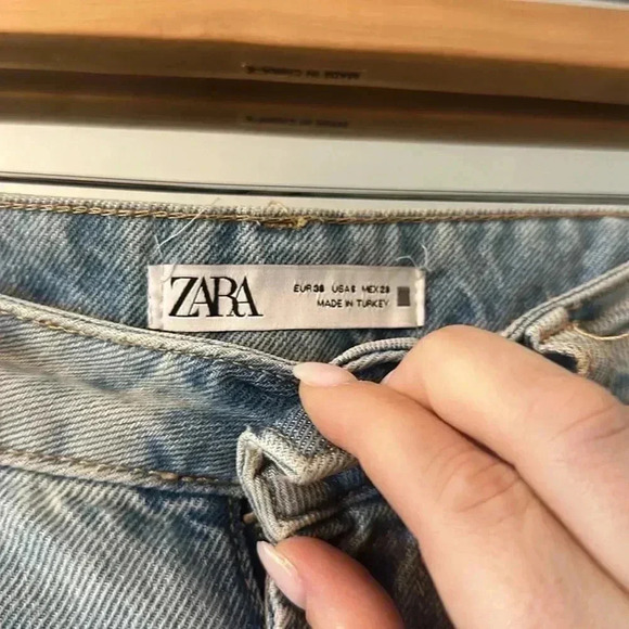 ZARA DISTRESSED LIGHT BLUE JEANS SIZE 6 - Picture 3 of 4